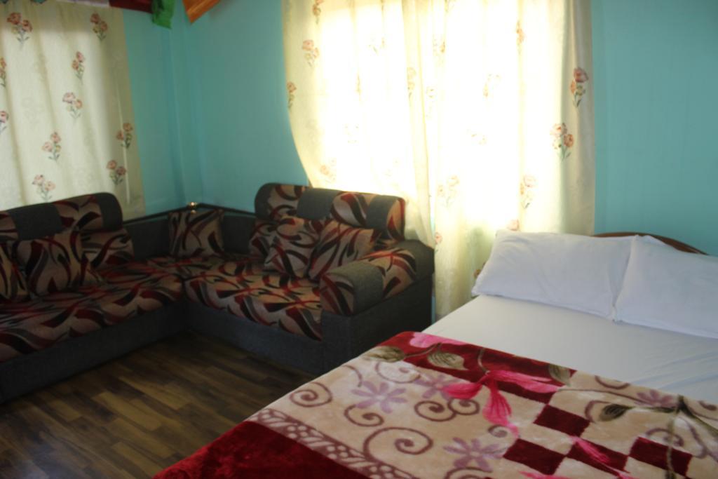 Bickey'S Homestay Pokhara Exterior photo
