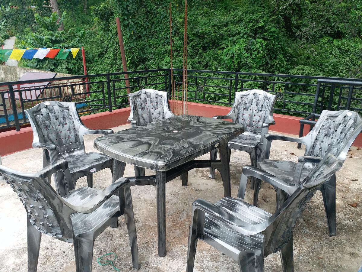Bickey'S Homestay Pokhara Exterior photo